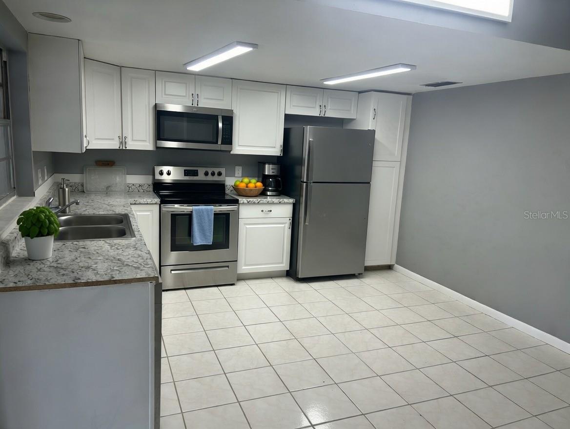 Image 2 of 8 For 15617 Morning Drive