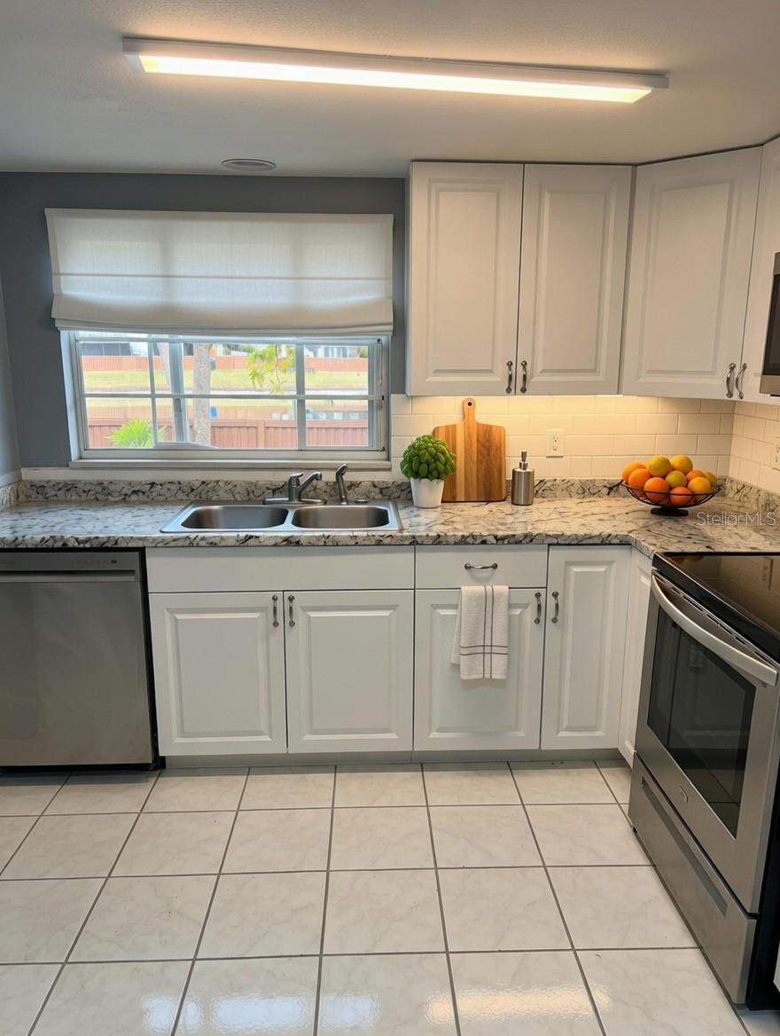 Image 3 of 8 For 15617 Morning Drive