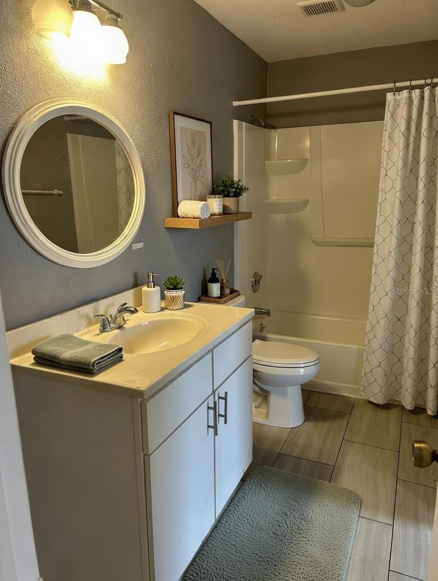 Image 7 of 8 For 15617 Morning Drive