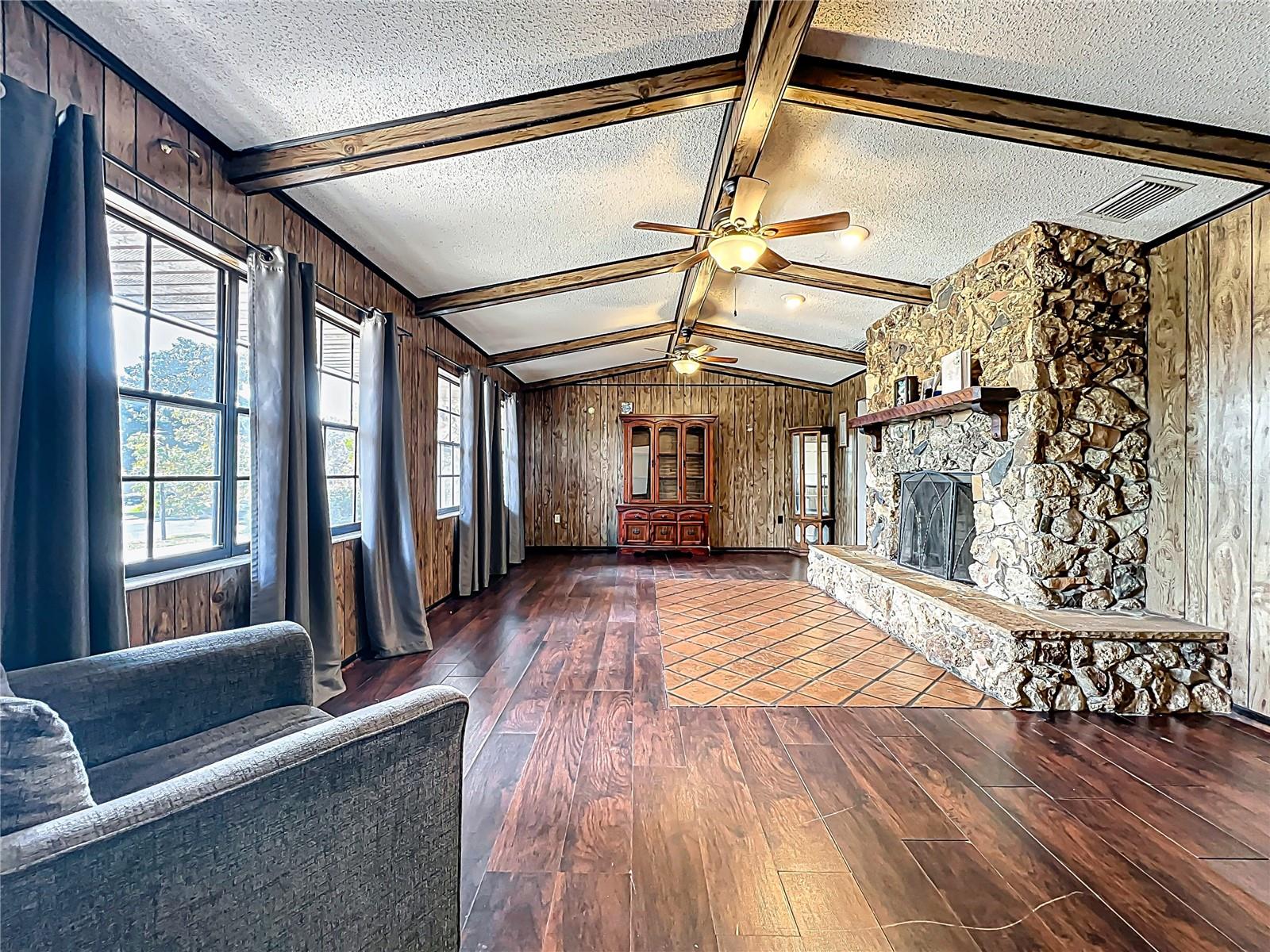 Image 5 of 29 For 1029 Michelle Court