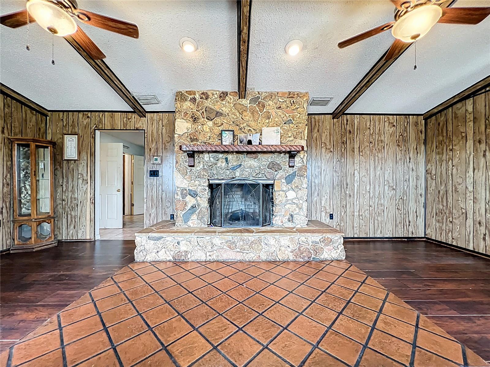 Image 9 of 29 For 1029 Michelle Court