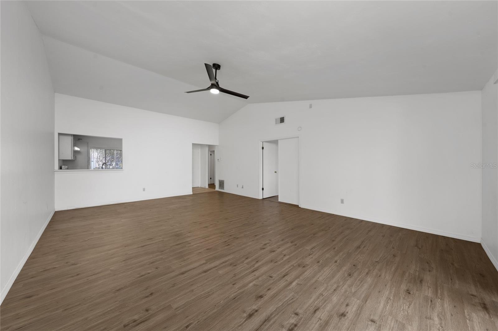 Image 12 of 23 For 126 Dahlia Village Circle 82