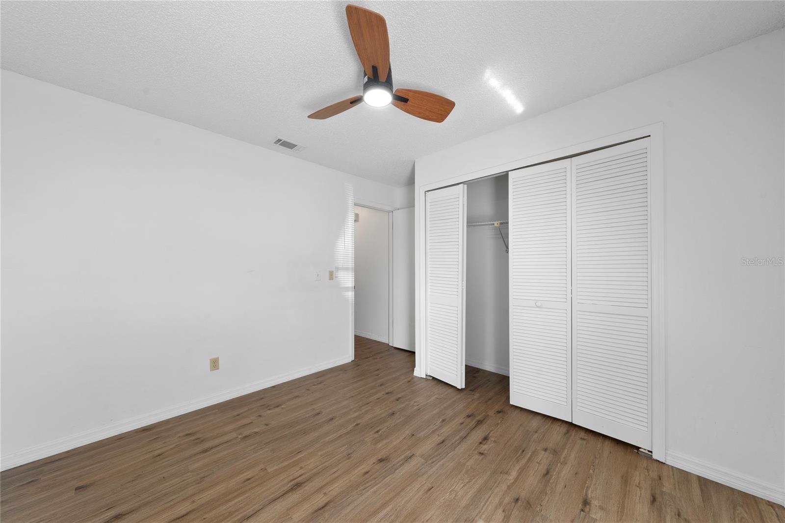 Image 15 of 23 For 126 Dahlia Village Circle 82