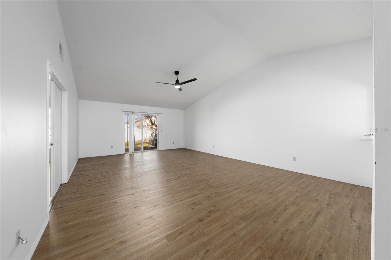 Image 20 of 23 For 126 Dahlia Village Circle 82