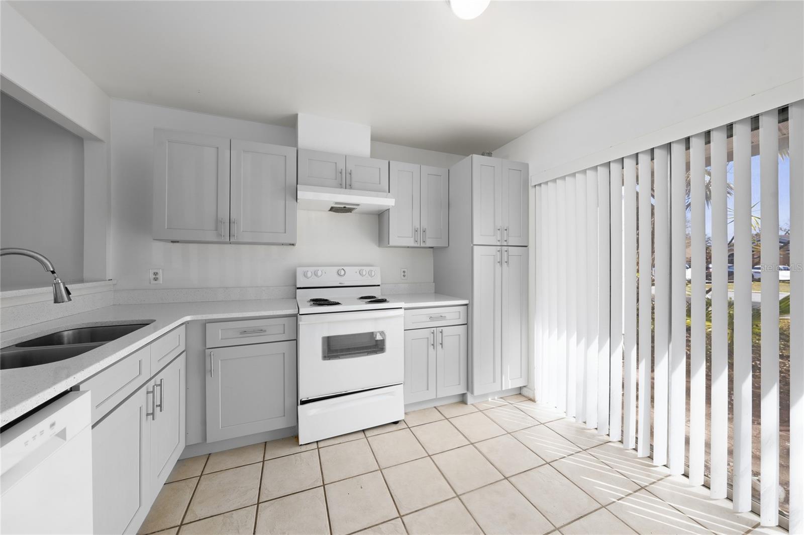 Image 5 of 23 For 126 Dahlia Village Circle 82