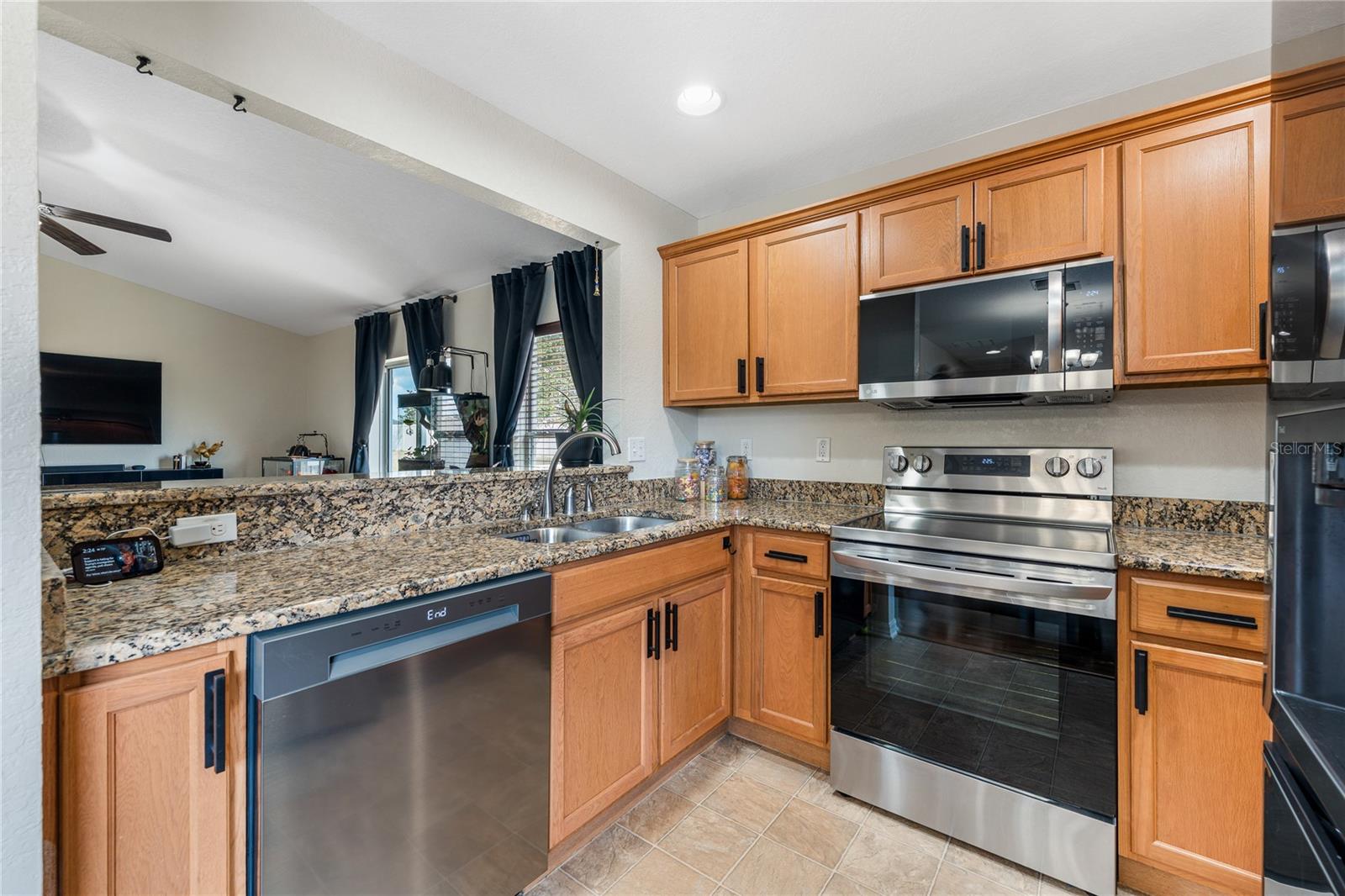 Image 5 of 18 For 1131 Highland Meadows Street