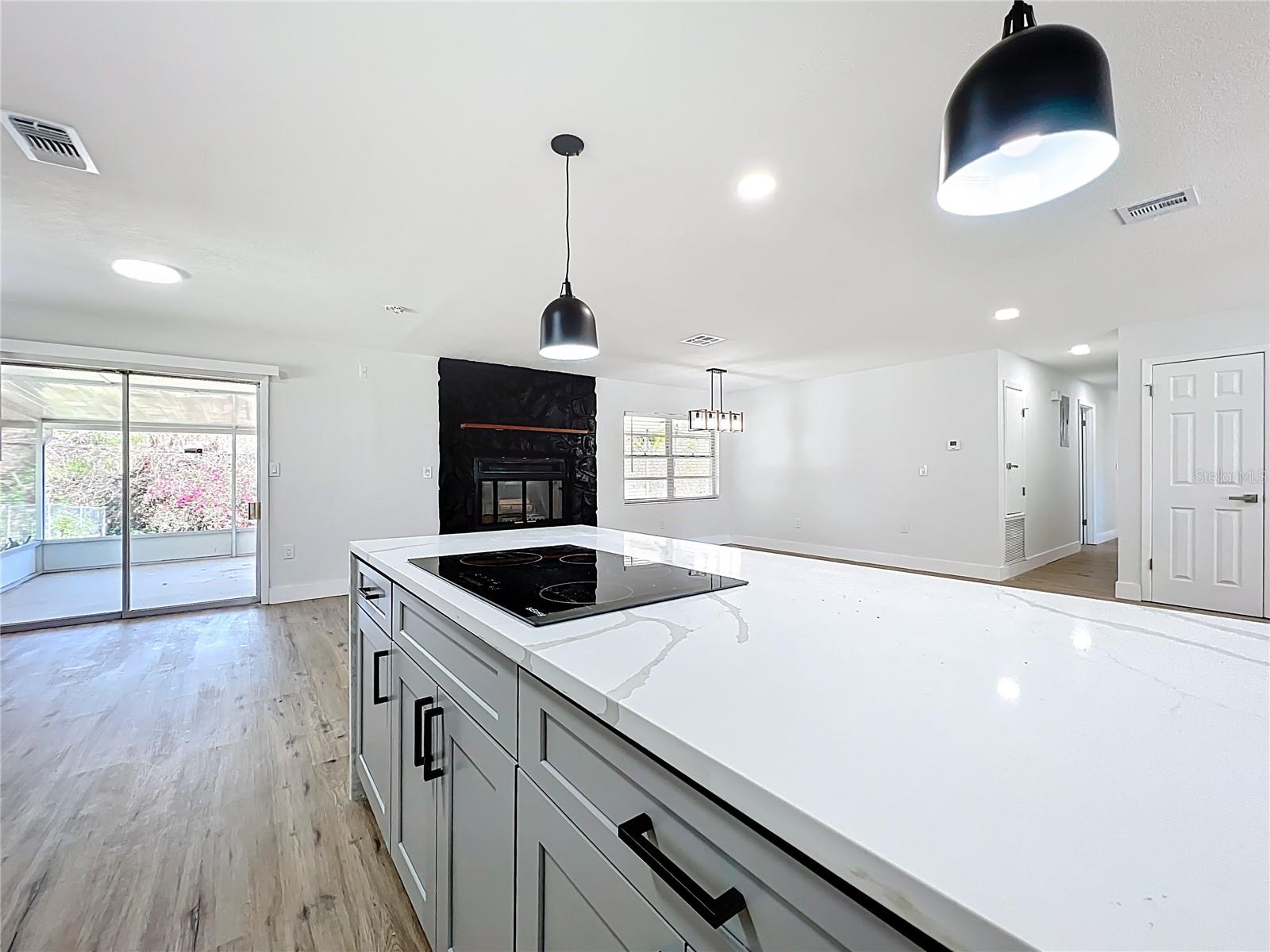 Image 11 of 55 For 615 Hillcrest Avenue