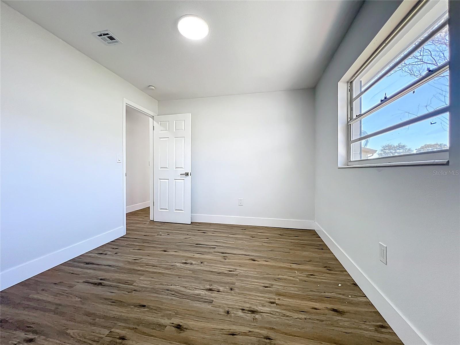 Image 19 of 55 For 615 Hillcrest Avenue