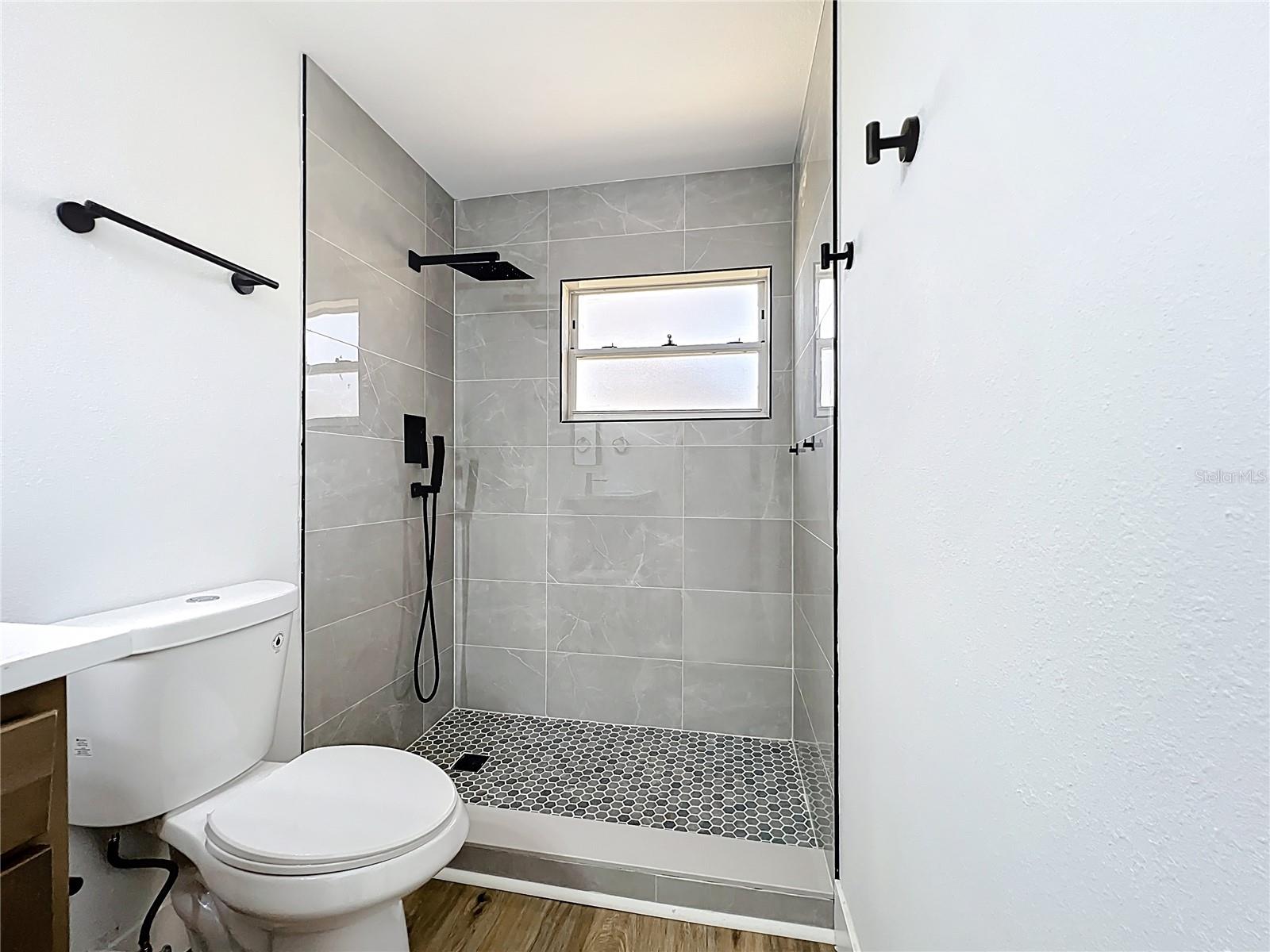 Image 21 of 55 For 615 Hillcrest Avenue