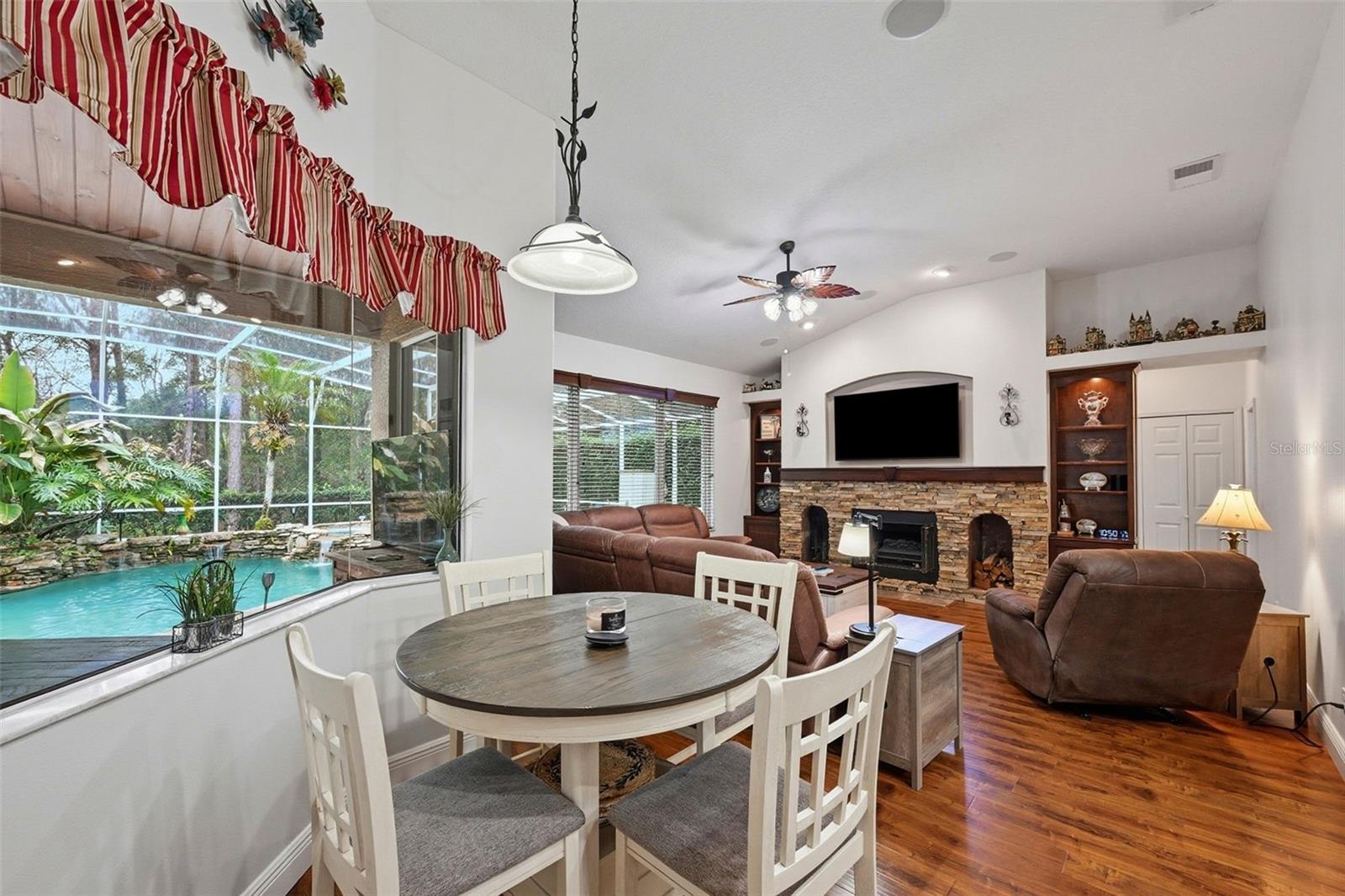 Image 11 of 30 For 587 Masalo Place