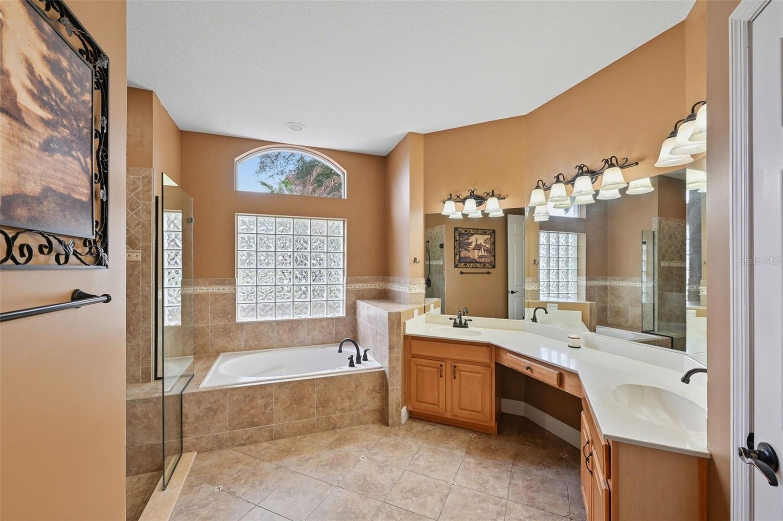 Image 15 of 30 For 587 Masalo Place