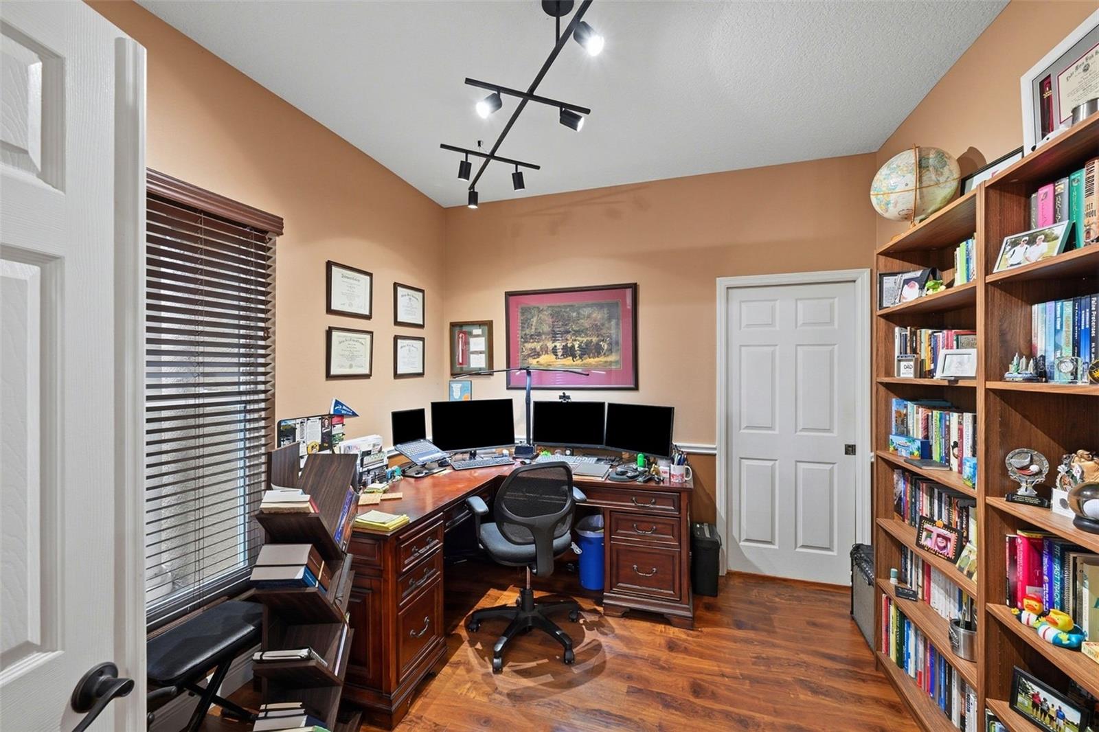 Image 16 of 30 For 587 Masalo Place