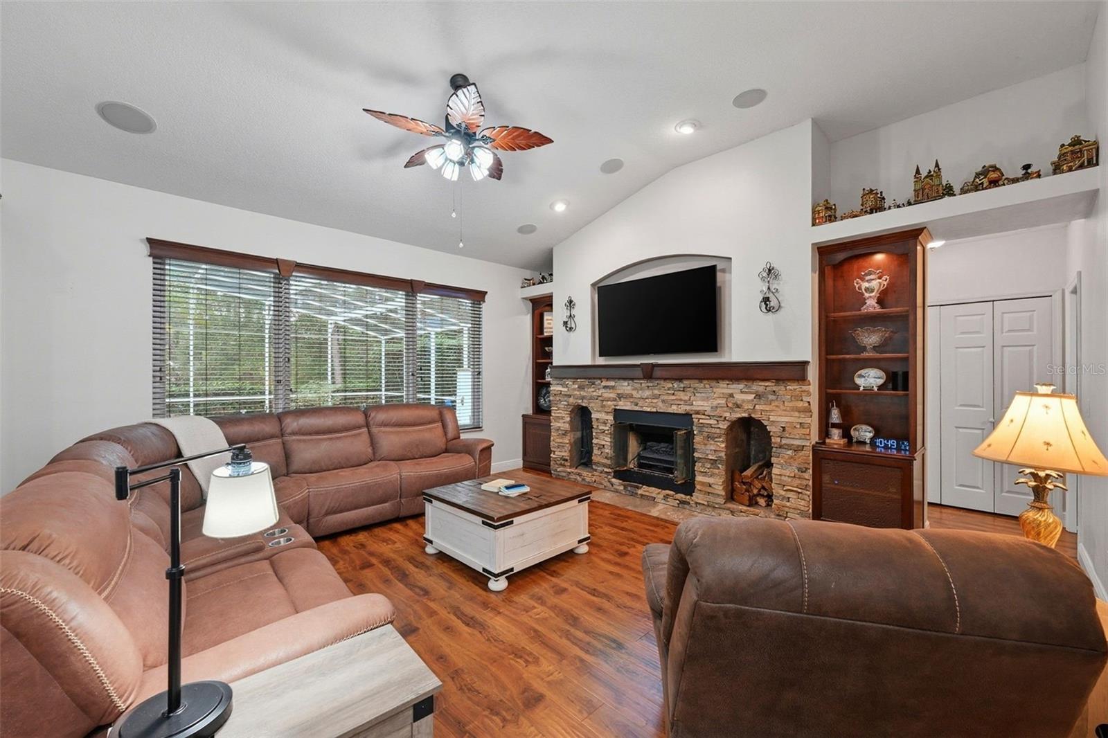 Image 4 of 30 For 587 Masalo Place