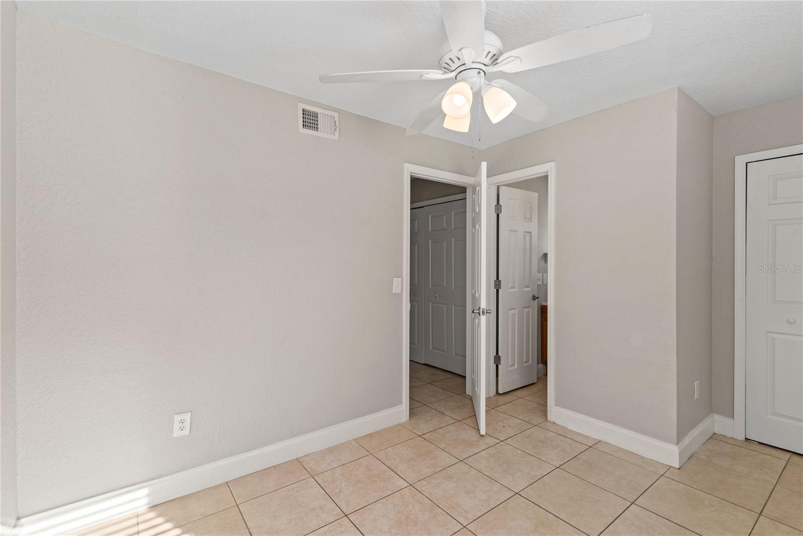 Image 12 of 23 For 210 East Street B