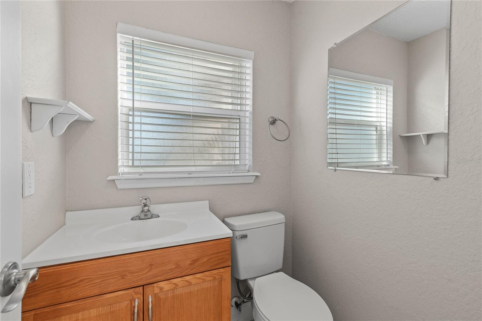 Image 13 of 23 For 210 East Street B