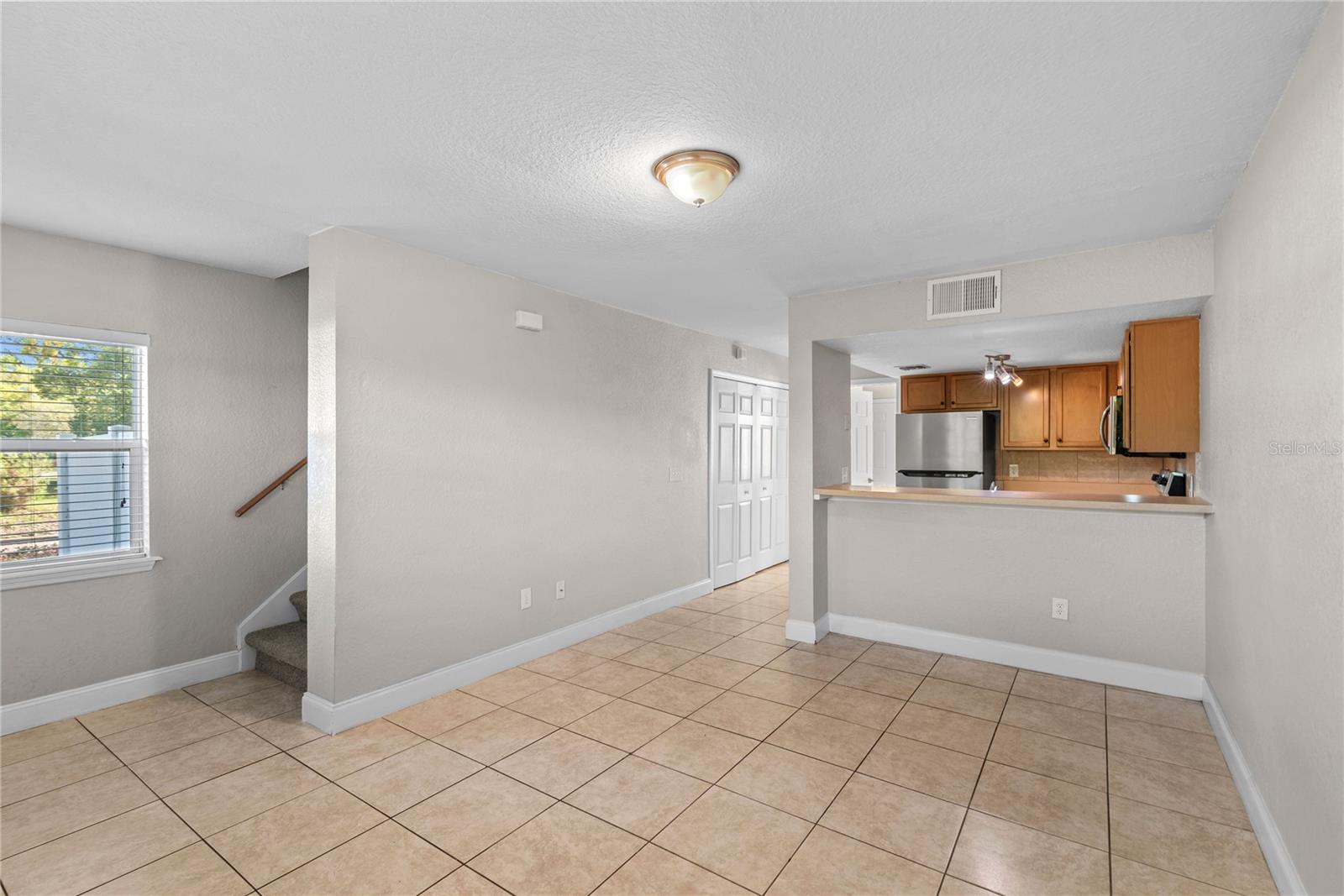 Image 14 of 23 For 210 East Street B