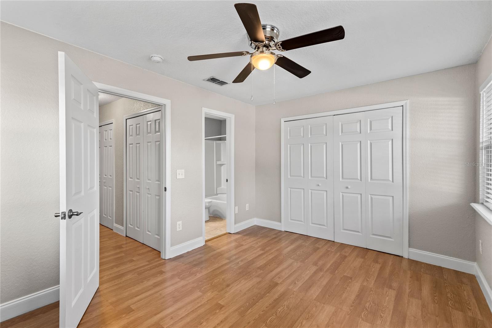 Image 17 of 23 For 210 East Street B