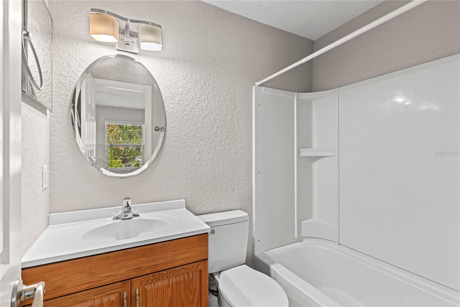 Image 18 of 23 For 210 East Street B