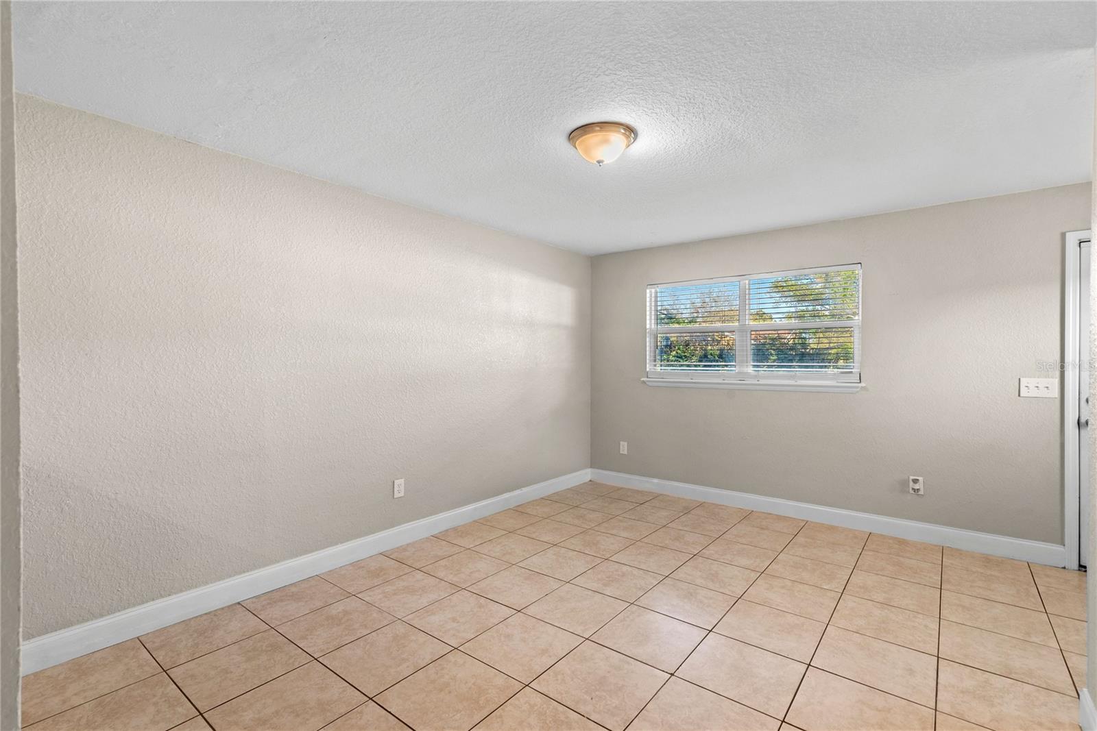 Image 3 of 23 For 210 East Street B