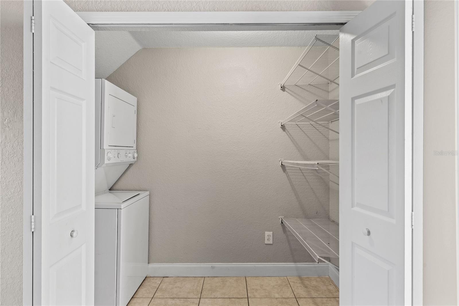 Image 8 of 23 For 210 East Street B