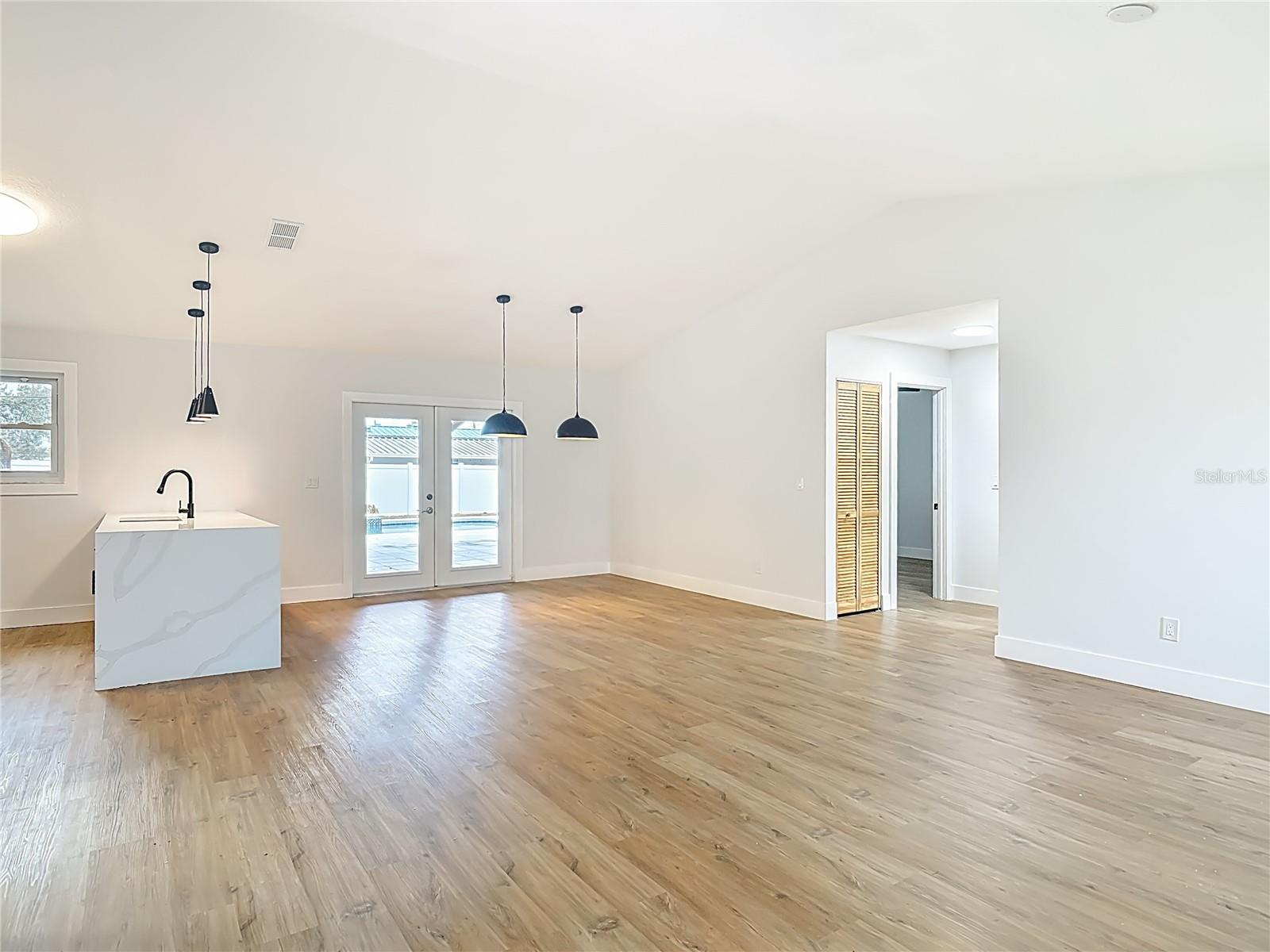 Image 4 of 43 For 2320 Citrus Avenue