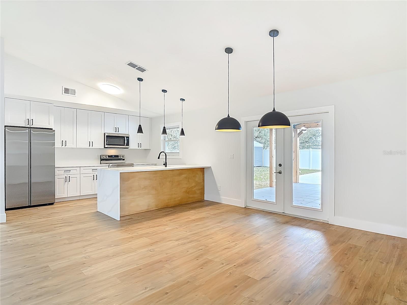 Image 7 of 43 For 2320 Citrus Avenue