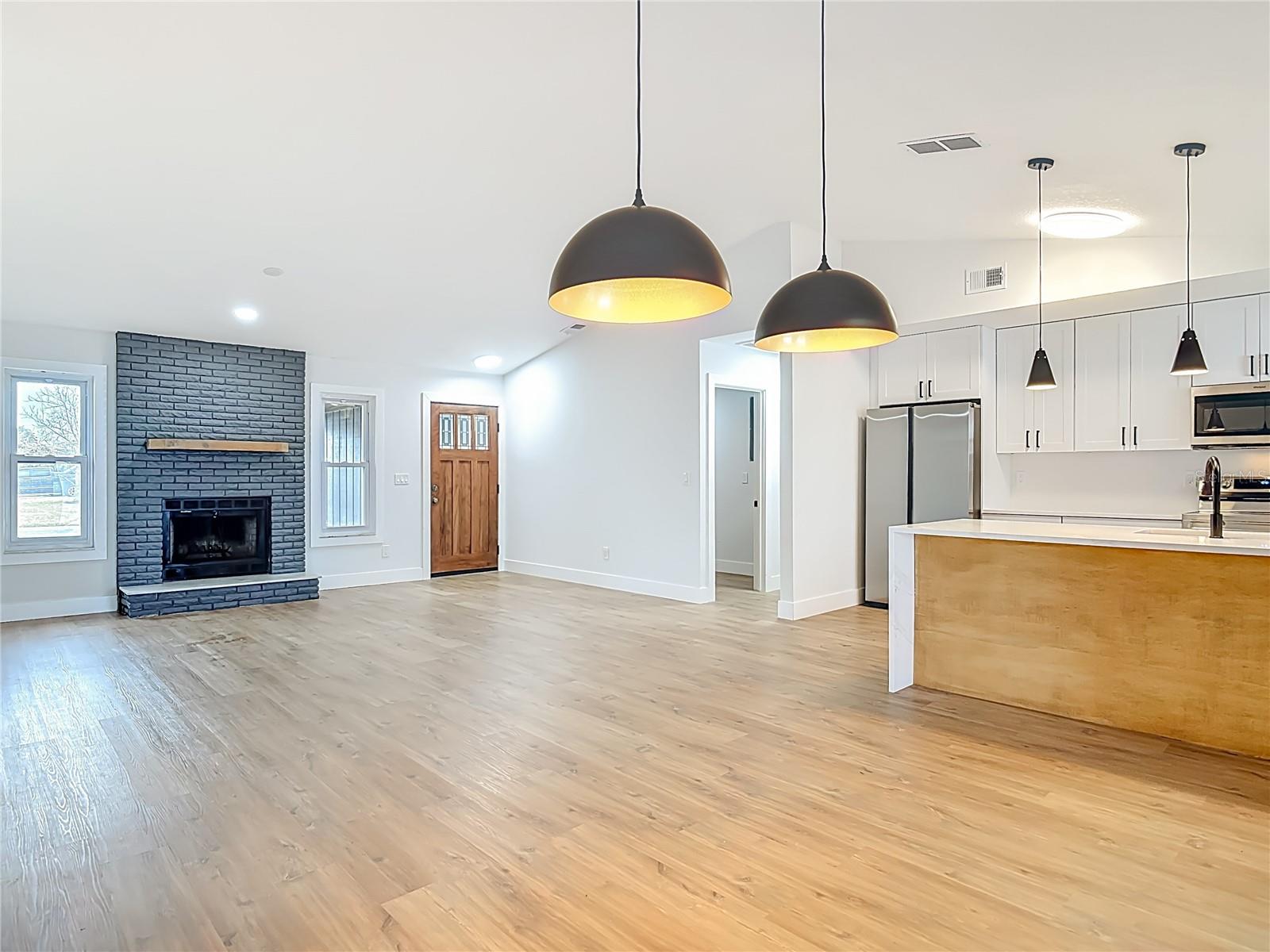 Image 8 of 43 For 2320 Citrus Avenue