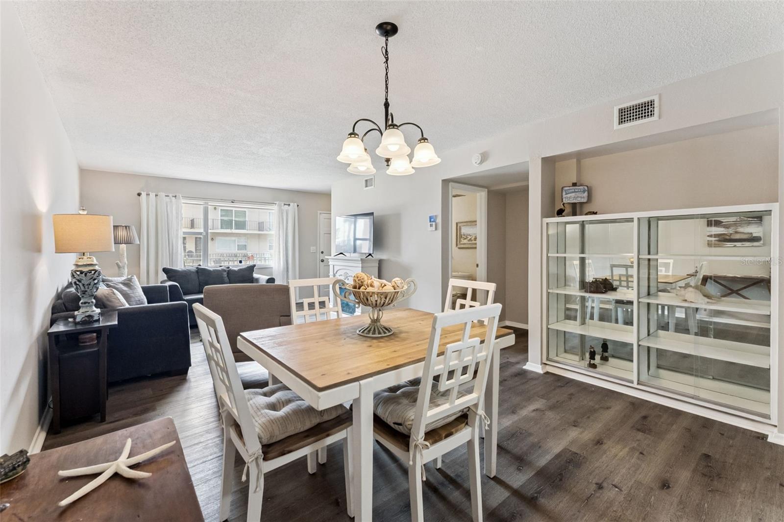 Image 10 of 29 For 4454 Atlantic Avenue 1140