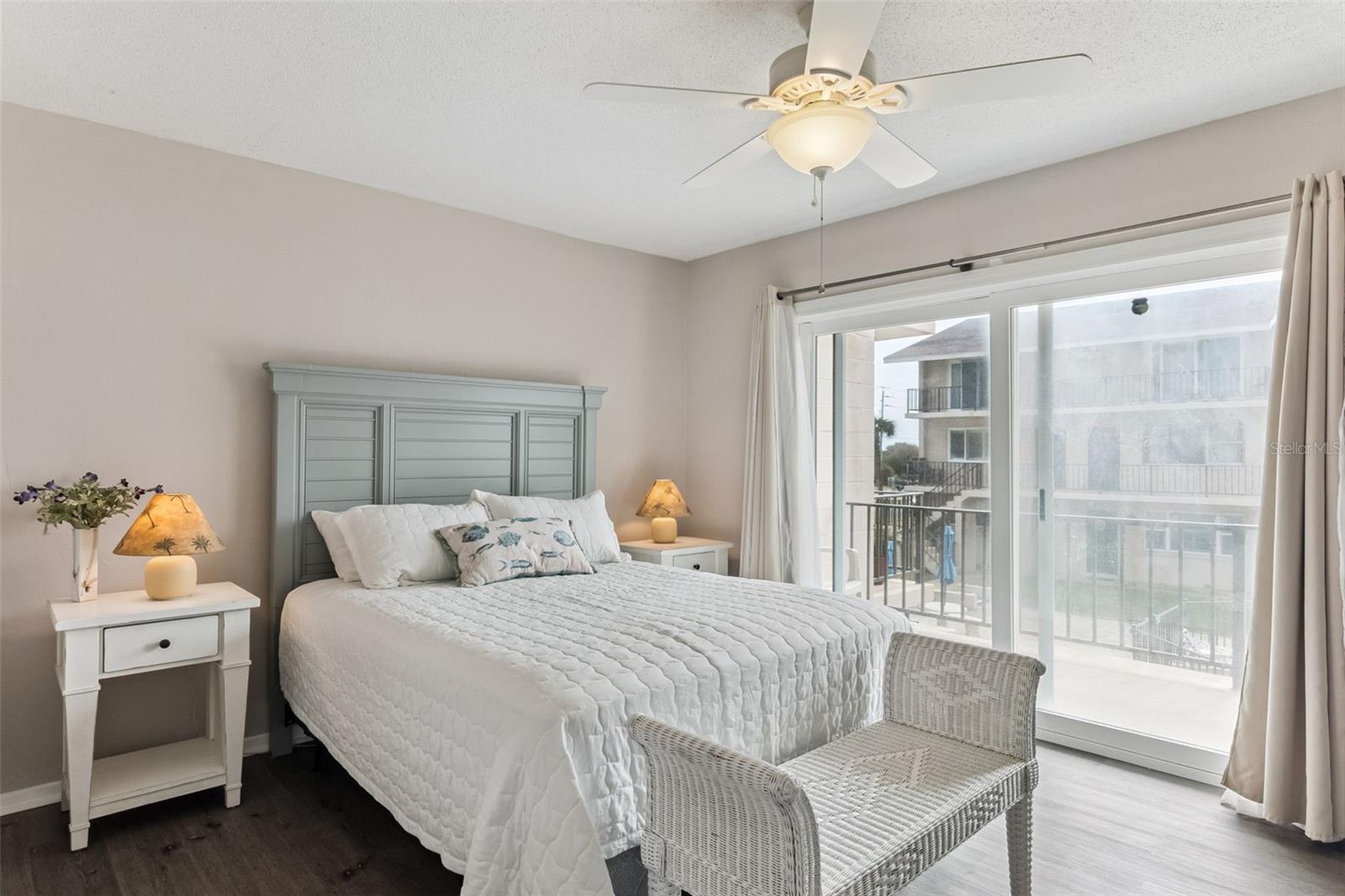 Image 15 of 29 For 4454 Atlantic Avenue 1140