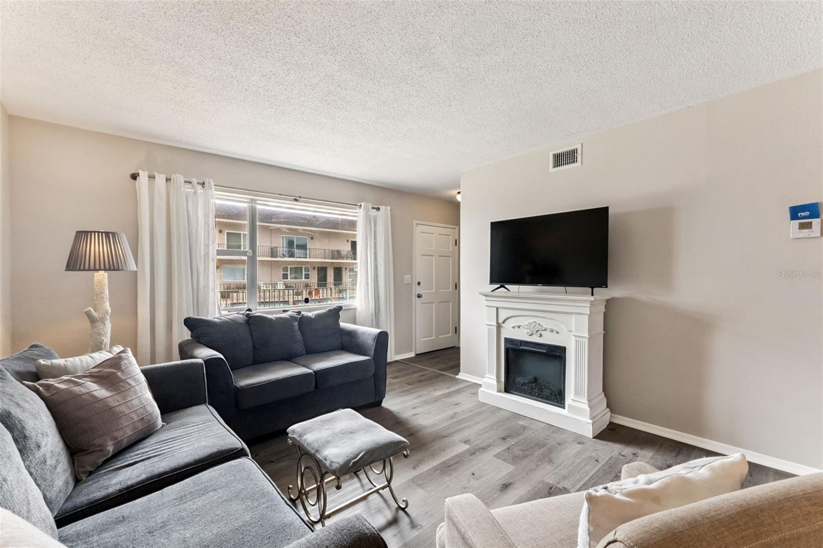 Image 3 of 29 For 4454 Atlantic Avenue 1140