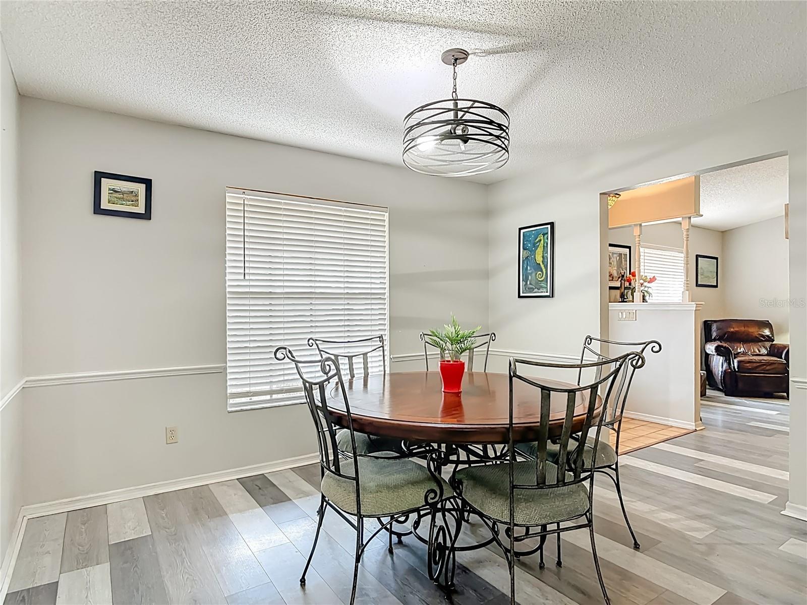 Image 11 of 47 For 2091 Oldham Avenue