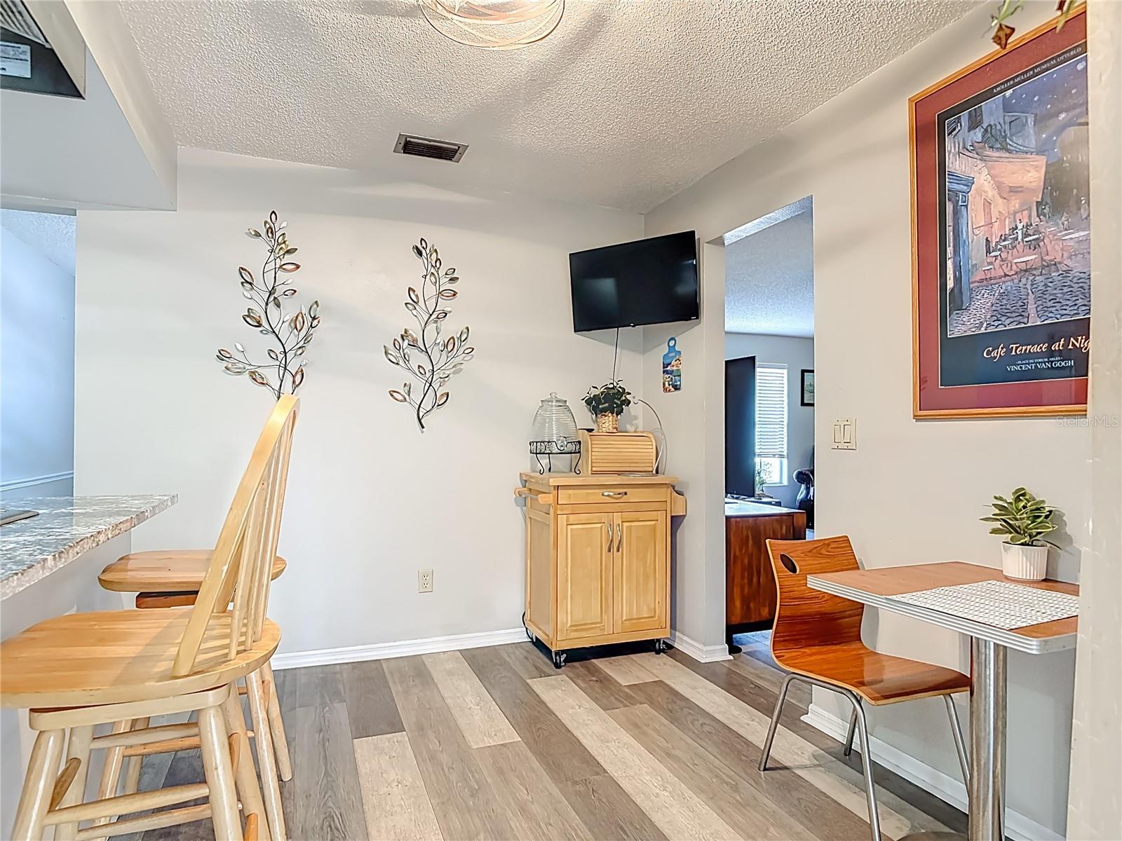 Image 13 of 47 For 2091 Oldham Avenue