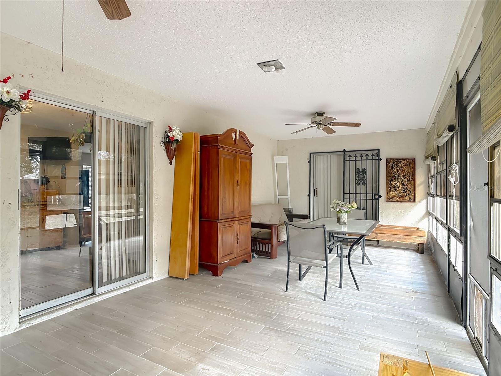 Image 22 of 47 For 2091 Oldham Avenue