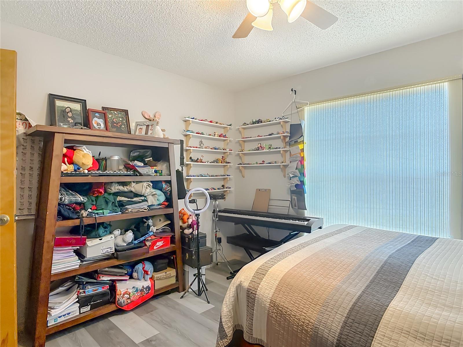 Image 31 of 47 For 2091 Oldham Avenue