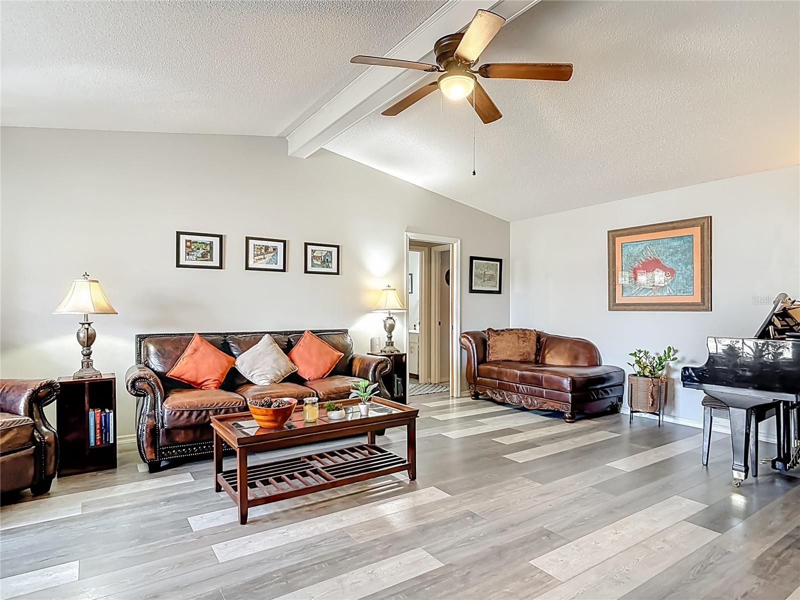 Image 7 of 47 For 2091 Oldham Avenue