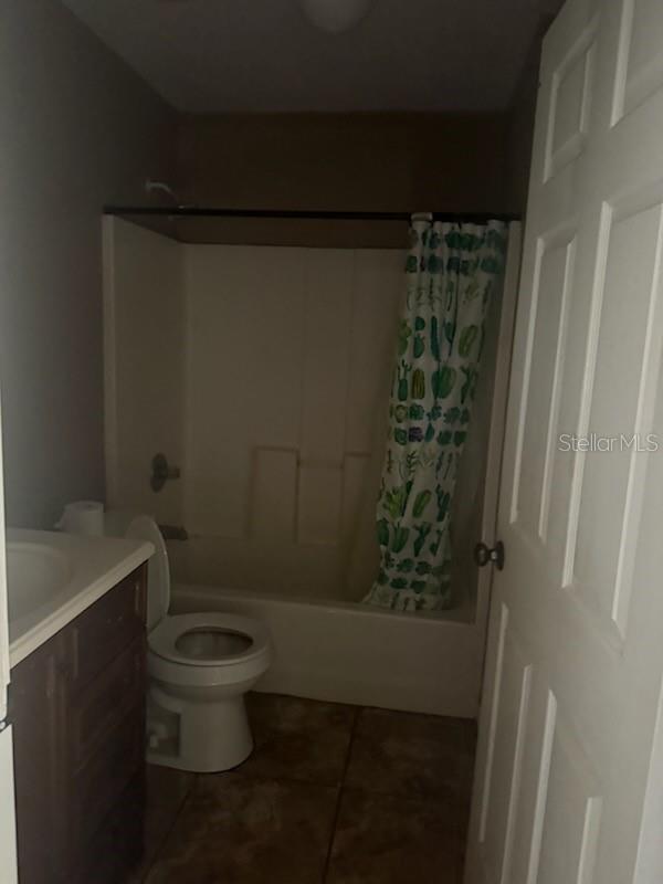 Image 13 of 19 For 415 Garrett Ridge Court