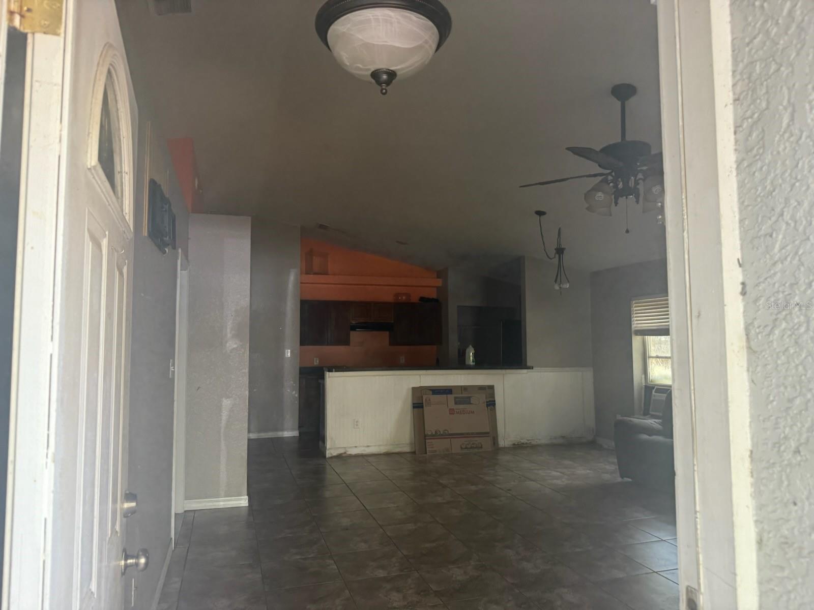 Image 4 of 19 For 415 Garrett Ridge Court