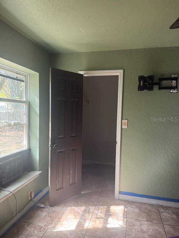 Image 7 of 19 For 415 Garrett Ridge Court