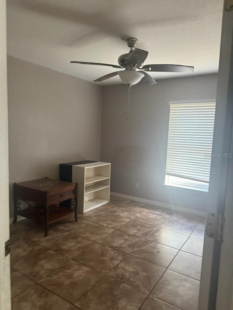 Image 9 of 19 For 415 Garrett Ridge Court