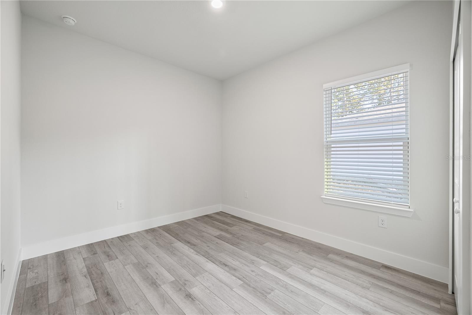 Image 16 of 23 For 11054 Academy Drive