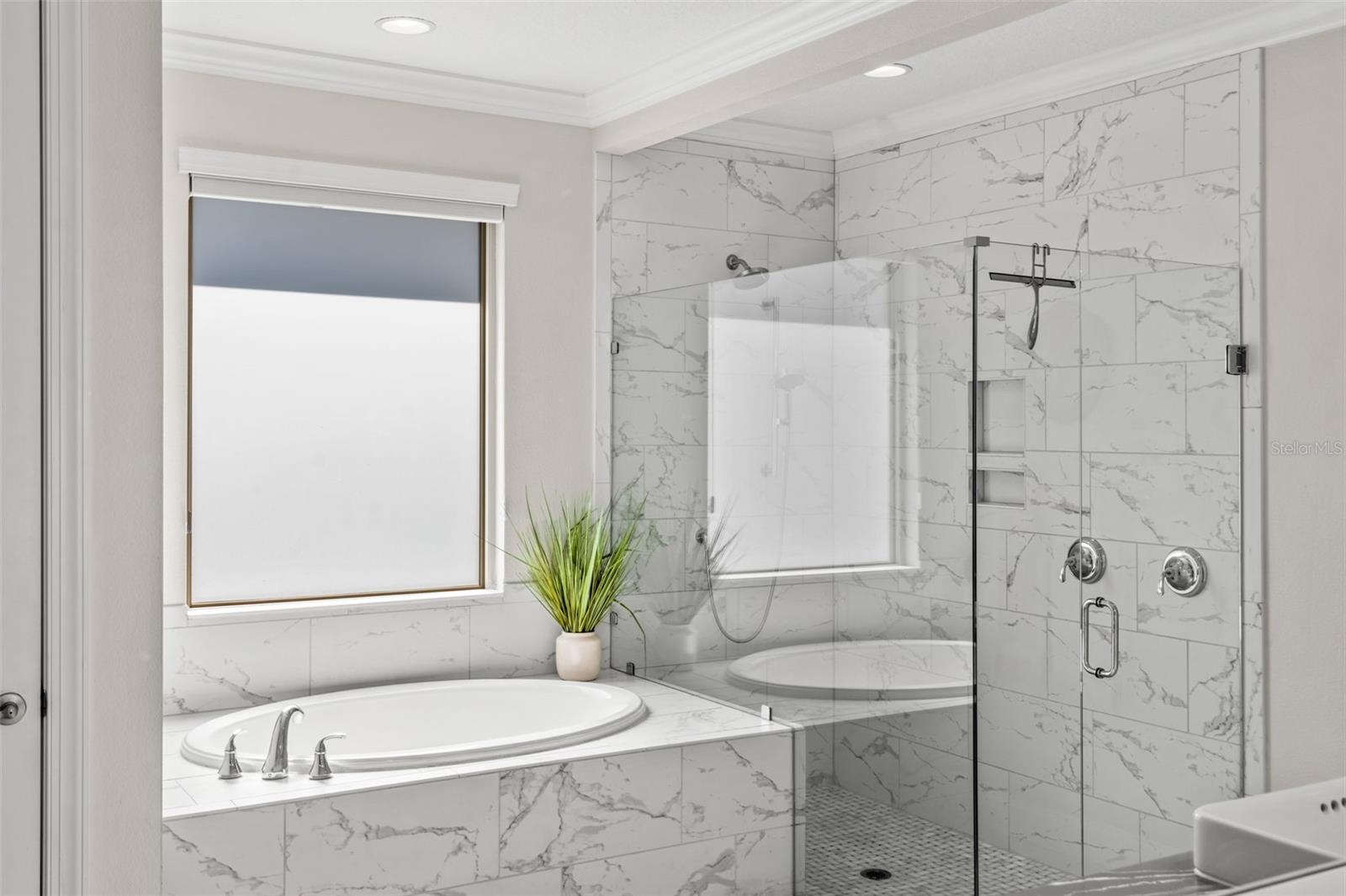 Image 24 of 73 For 10588 Royal Cypress Way