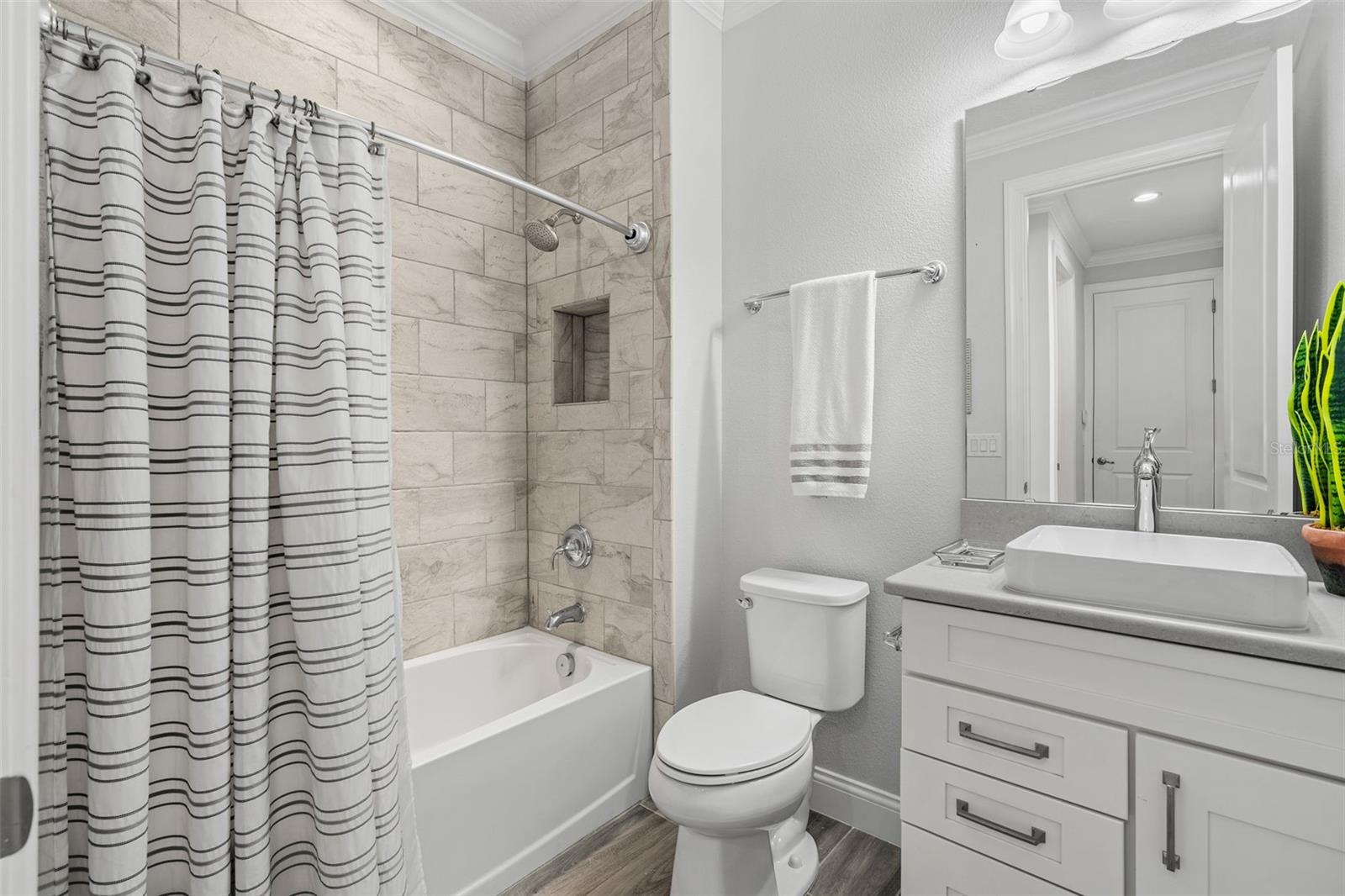 Image 29 of 73 For 10588 Royal Cypress Way