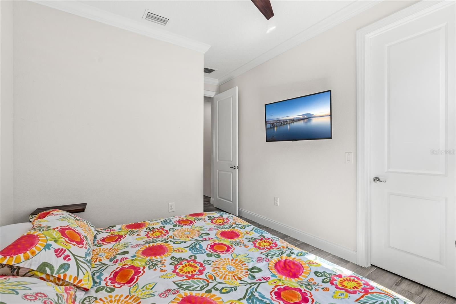 Image 35 of 73 For 10588 Royal Cypress Way