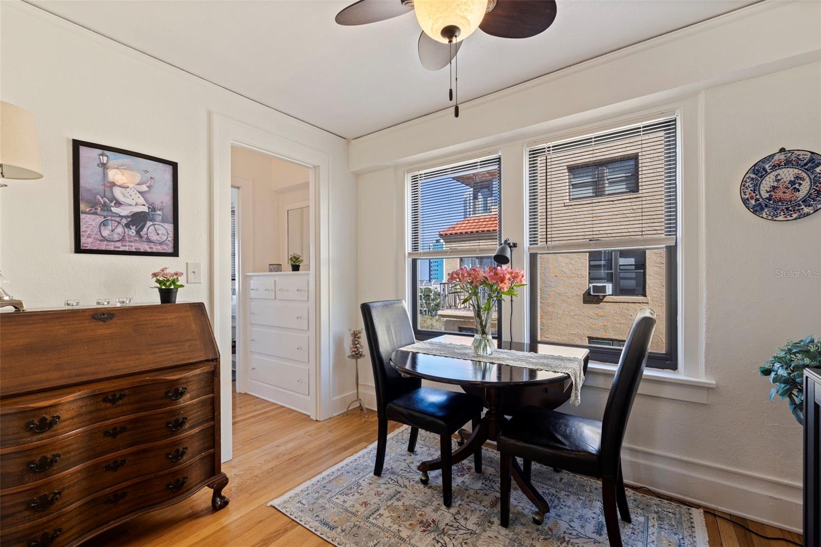 Image 11 of 49 For 130 4th Avenue N 602