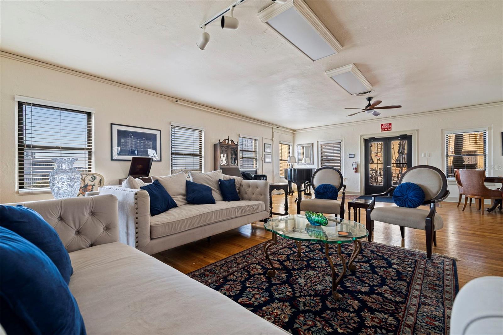 Image 30 of 49 For 130 4th Avenue N 602