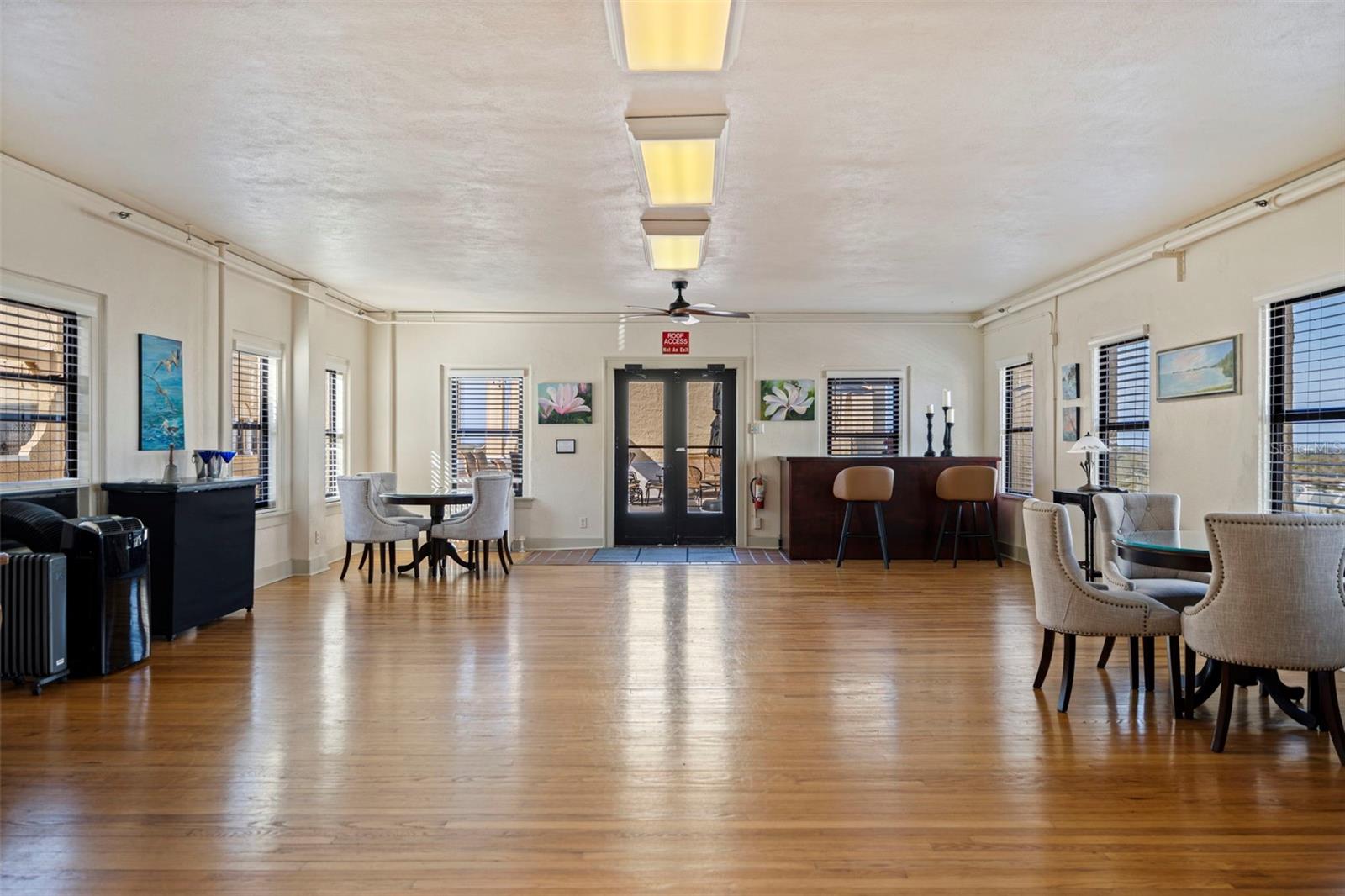 Image 36 of 49 For 130 4th Avenue N 602