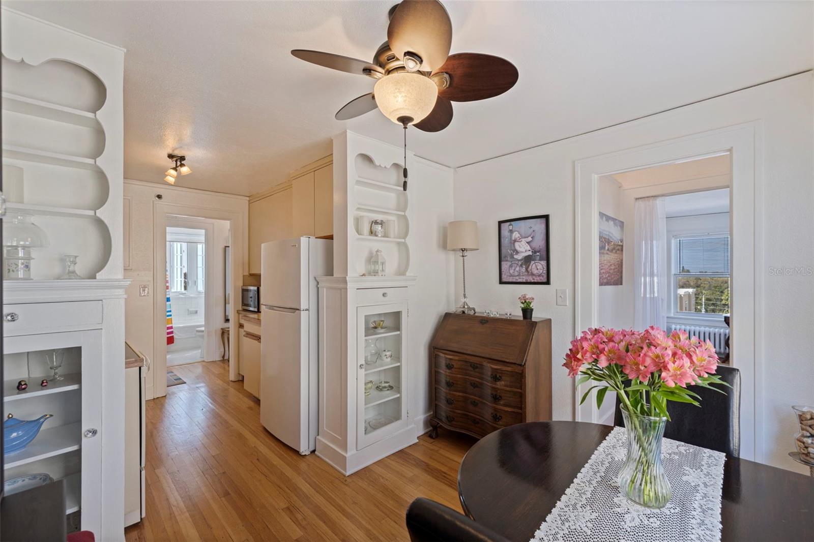 Image 5 of 49 For 130 4th Avenue N 602