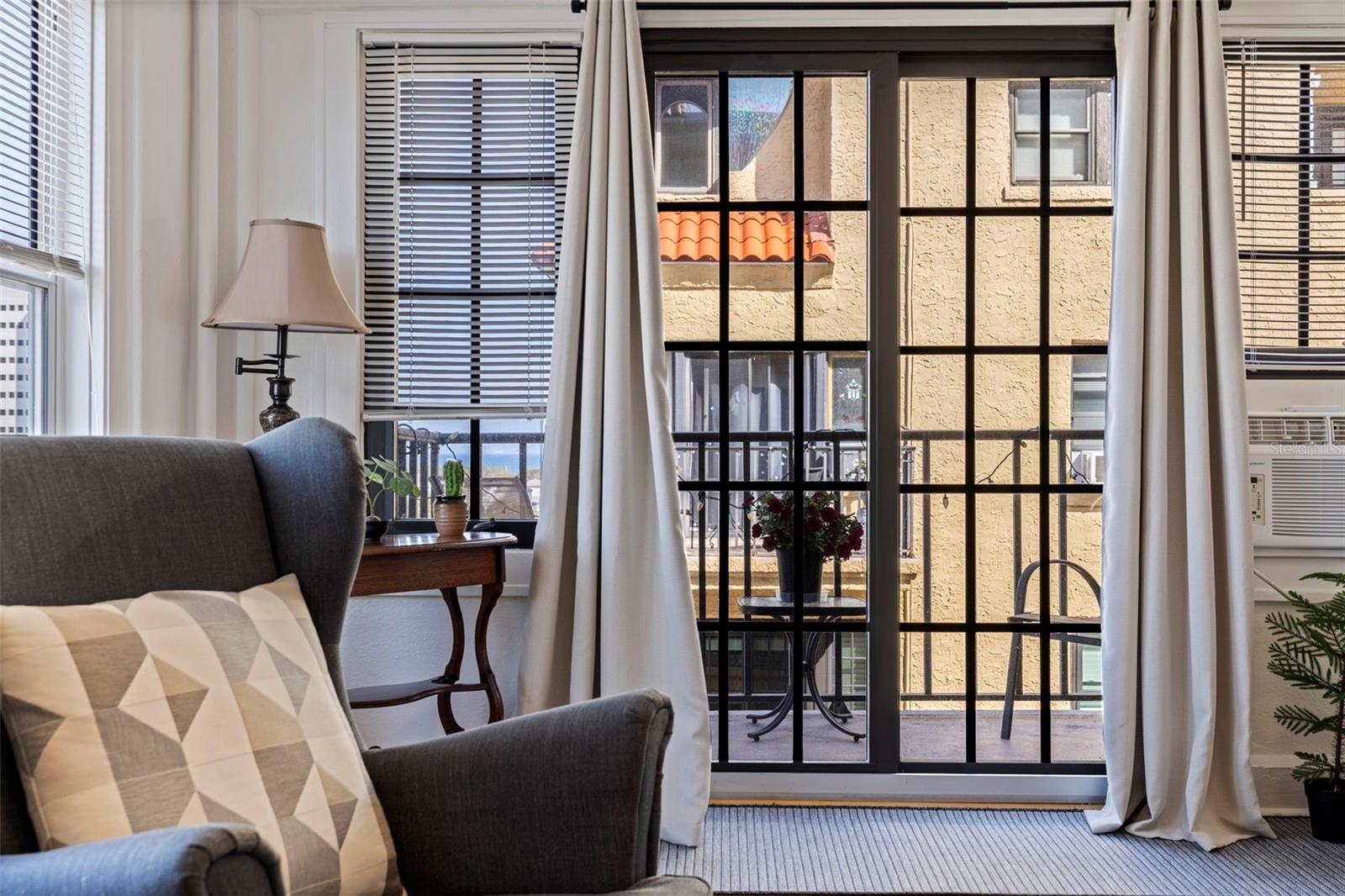 Image 8 of 49 For 130 4th Avenue N 602