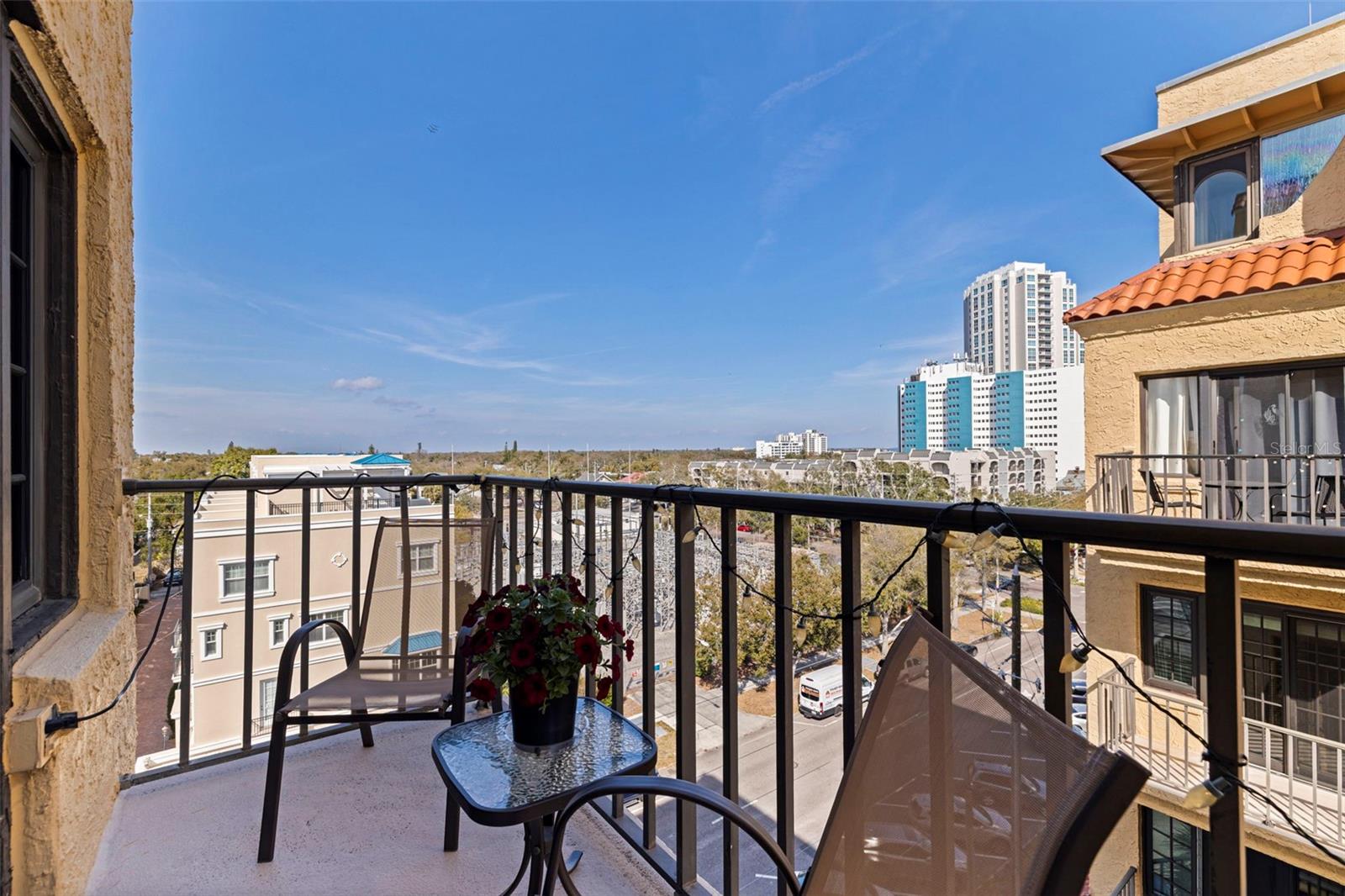 Image 9 of 49 For 130 4th Avenue N 602