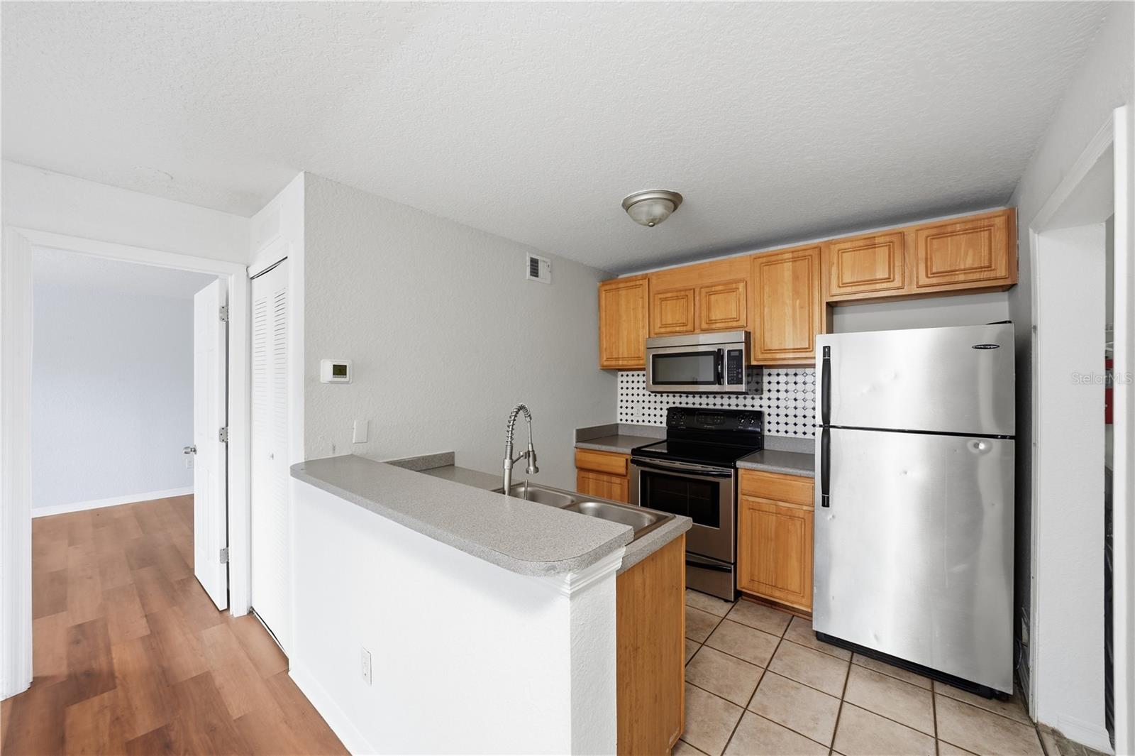 Image 10 of 28 For 8939 Latrec Ave  1205